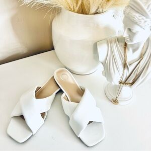 Journee Collection Carlotta Sandal